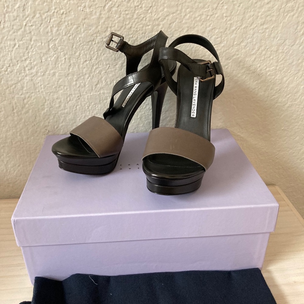 NEW Vera Wang Lavender stiletto sandal 🌟